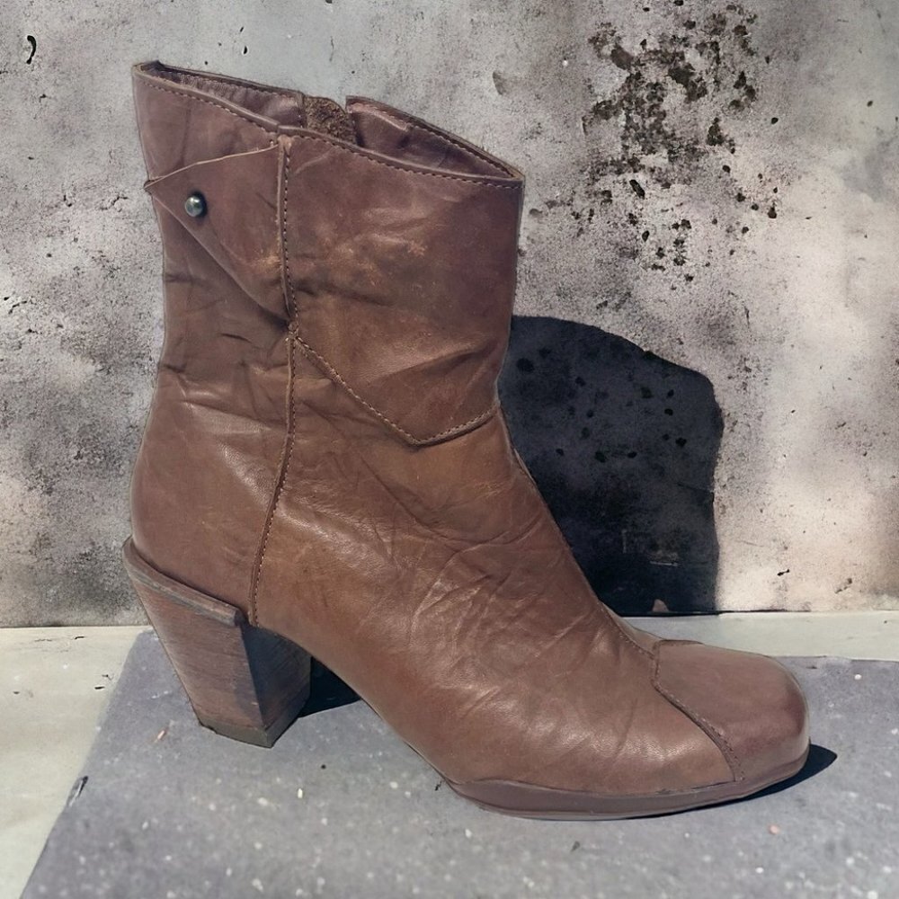 * Sergio Tomani Brown Artisan Asymmetrical Crease Shaft Boots Size 38
